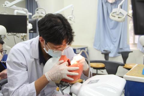 馮文風_台大牙醫系 - 