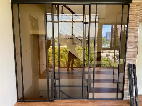 三分之三空間設計 - 梯間推拉門