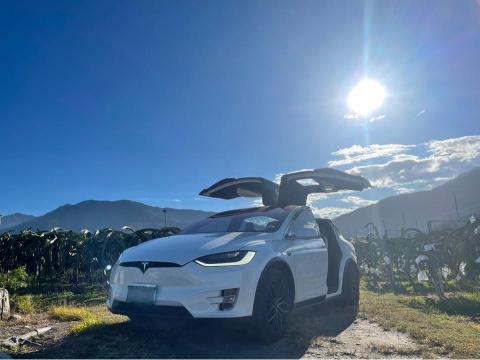 張教練 特斯拉專業接送 - 特斯拉 Model X 尊榮六人座