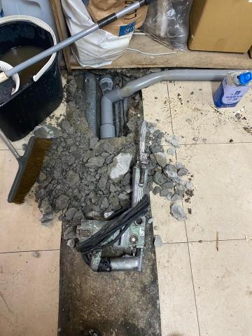 婷婷電器行 - 水管破裂地漏修繕