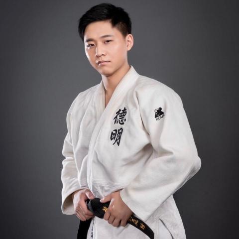 提供寫文章服務的專家劉奕寬