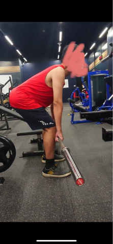 張育嘉 - 槓鈴羅馬尼亞硬舉（年齡：40）