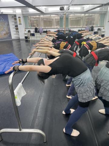 舞安舞蹈劇團 - 成人翻滾