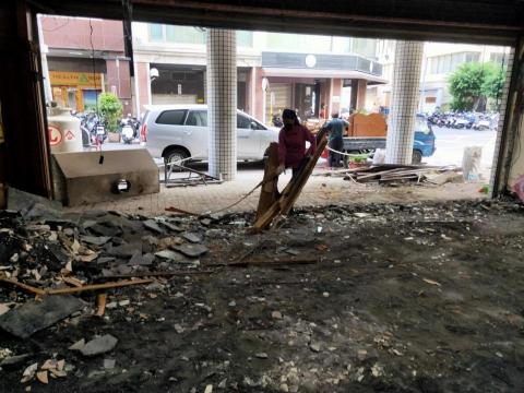 打石者聯盟 - 
拆除裝璜 地板打除