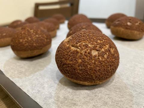 林佑容 - 脆皮巧克力泡芙