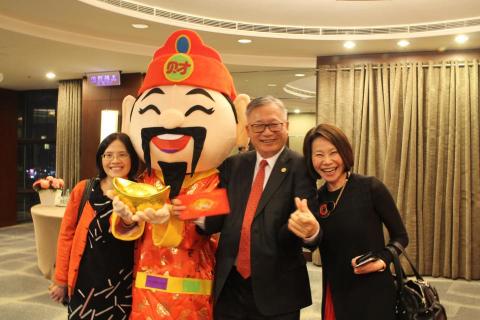 白佳弘 - 財神爺布偶