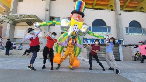 白佳弘 - 巨人小丑