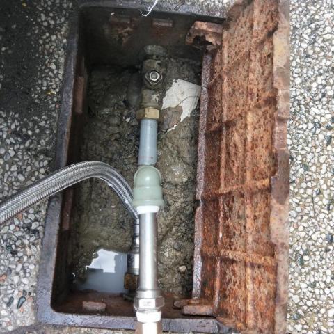 李世欽(豪麟工程)(免開挖、免打鑿地磚牆壁,當日可修 - 高雄某透天厝自來水管管裂,施作管內修復順利完成 李世欽(豪麟工程)(免開挖、免打鑿地磚牆壁,當日可修 - 高雄某透天厝自來水管管裂,施作管內修復順利完成