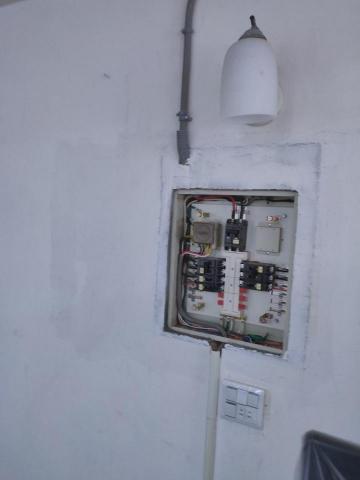 銓興油漆工程行 - 開關箱施工補土補平