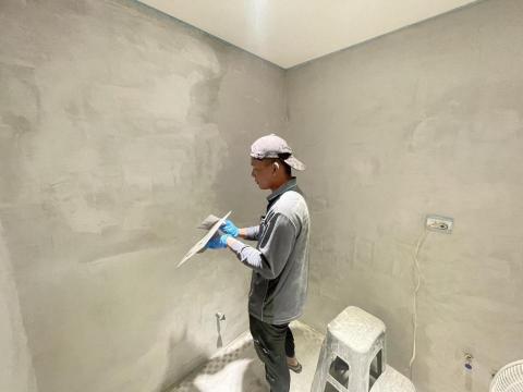 銓興油漆工程行 - 牆面磁磚縫補平中