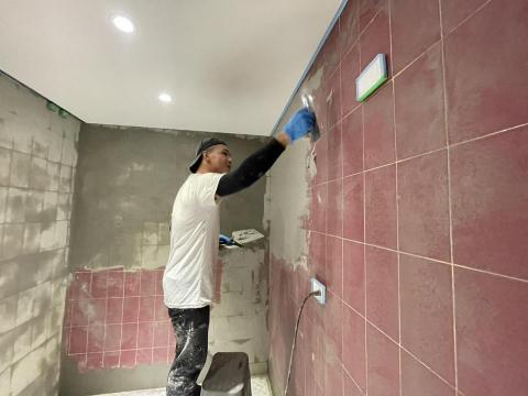 銓興油漆工程行 - 牆面磁磚縫隙補平