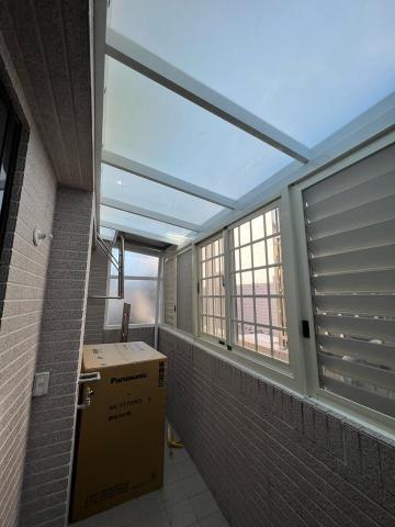 巨騰工業社*  鐵件工程 - 頂樓2拉格子窗4百葉