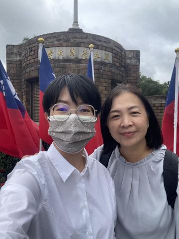 台大碩士&mdash;生物理化家教 - 是面試的常勝軍知道如何在入學面試時輕鬆回答教授的問題，而我是生物科的師資培育生，也知道目前最新的教育體制及升學所需的特點