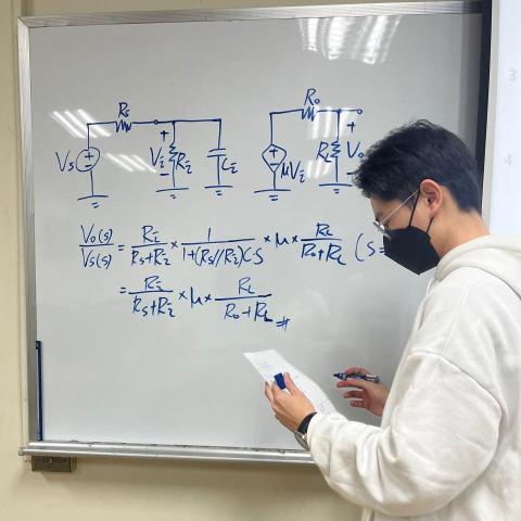 提供電子學與電路學服務的專家黃振杰