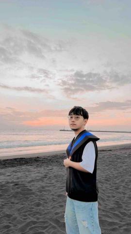 提供線上家教服務的專家王守宇