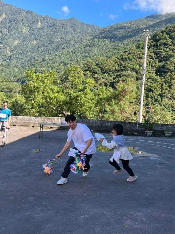 徐唯肯 - 國小營隊經驗