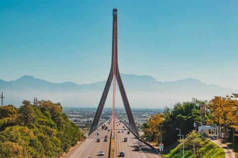 steclick.tw - 想拍很久的斜張橋?

? Canon EOS 800D
? Tamron 18-400mm