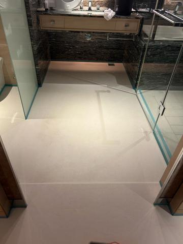 藝豐油漆工程行 - 使用義大利無縫地坪覆蓋，磁磚無膨脹不用打除-改造後