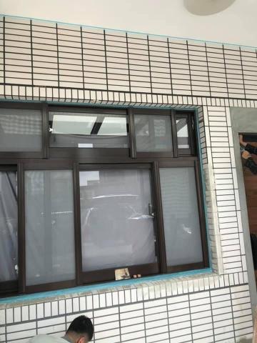 藝豐油漆工程行 - 舊式二丁掛拉皮前