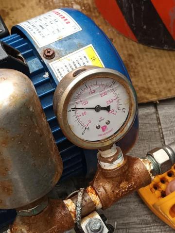 宏願工程 - 補管後壓力表停在5公斤處不動代表補管完成