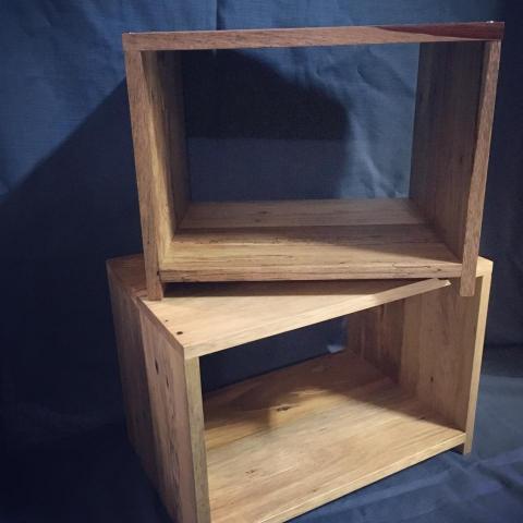 提供回收家具新北服務的專家Riven Chen (handywoman)