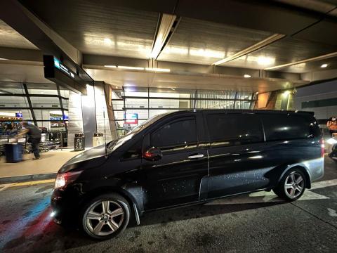 鑫辰國際有限公司 - 機場接送