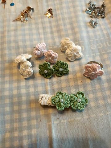 張歆若 - （鉤織）小花耳環、髮夾、戒指