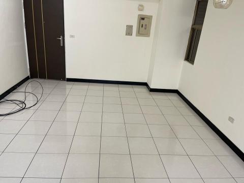 黃米琪 - 客廳清潔後