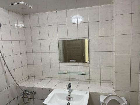 黃米琪 - 浴室清潔後