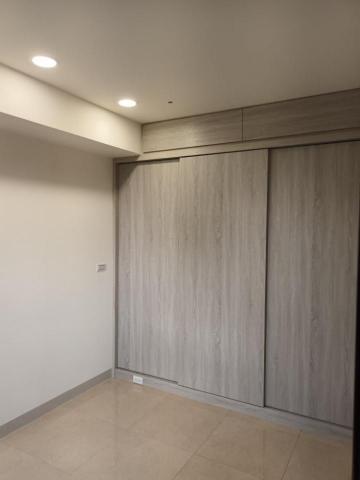 㵆明室內裝潢 - 大樑下-滑門衣櫃組-上掀收納