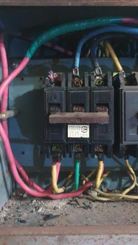饒建豐 - 老舊電源箱檢修