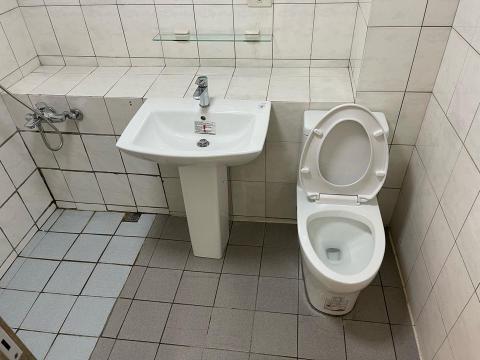 黃米琪 - 浴室清潔後