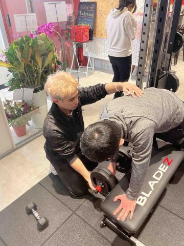 提供瘦身餐服務的專家張育豪