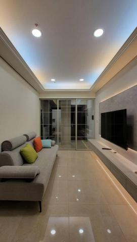 㵆明室內裝潢 - 小坪數-客廳-平釘線板天花板-造型電視牆-鐵件拉門