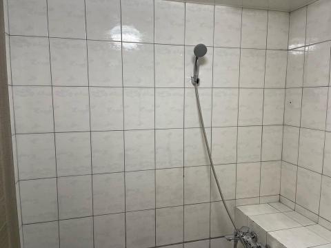 黃米琪 - 浴室清潔後