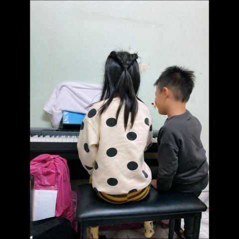 Huang -家教、陪練、社團帶練，簡介有連結可洽談唷！ -  幼兒鋼琴