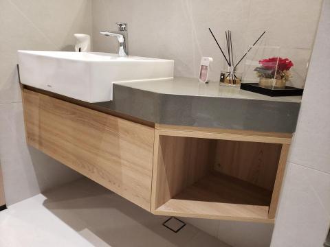 良勤擇木系統家俱 - 浴室收納櫃