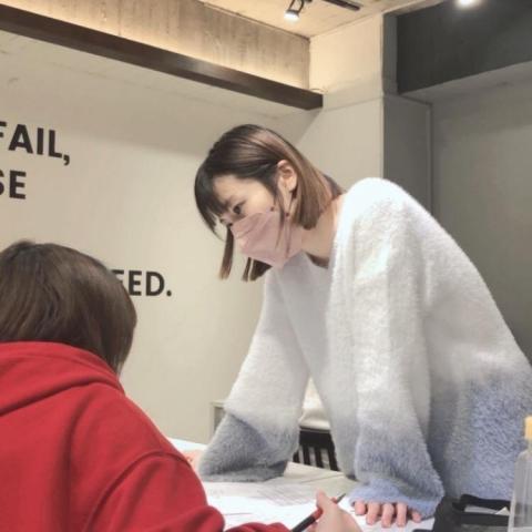 提供77服務的專家Peilin國高中客製化英文家教