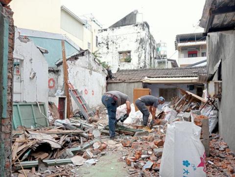 鴻升工程 - 旗津三合院拆除工程 鴻升工程 - 旗津三合院拆除工程