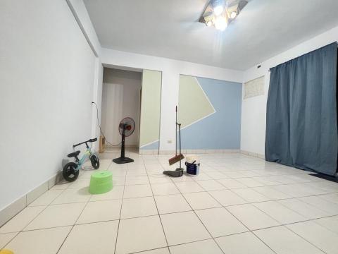 Jesse Wong - 客廳牆面重新粉刷及牆上做雙色分離