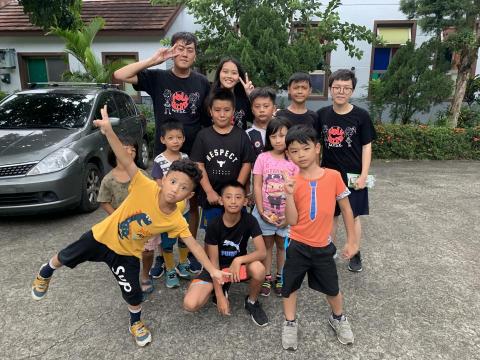 洪依瑄 - 至牡丹天主教進行偏鄉服務