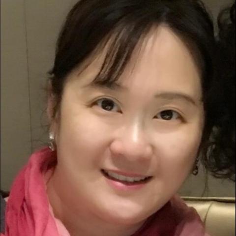 提供台北翻譯公司中翻法服務的專家Linda Wu