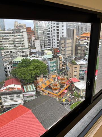 潔淨屋家電居家清潔 - 裝潢後新大樓窗戶清潔