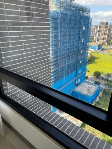 潔淨屋家電居家清潔 - 新大樓裝潢後細清景觀窗