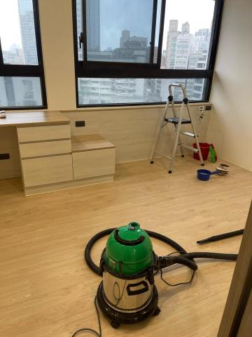 潔淨屋家電居家清潔 - 新大樓裝潢後細清中