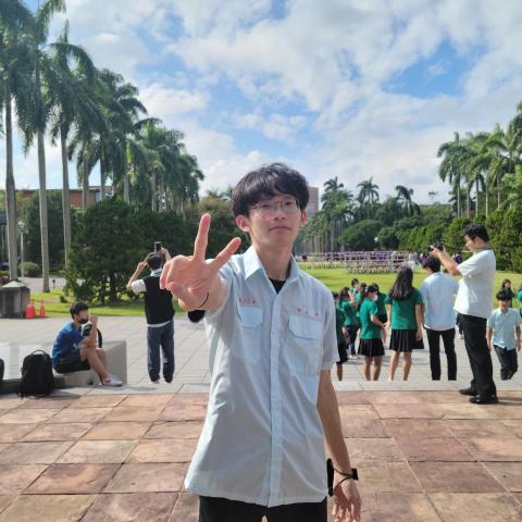 提供高中化學服務的專家史詠齊