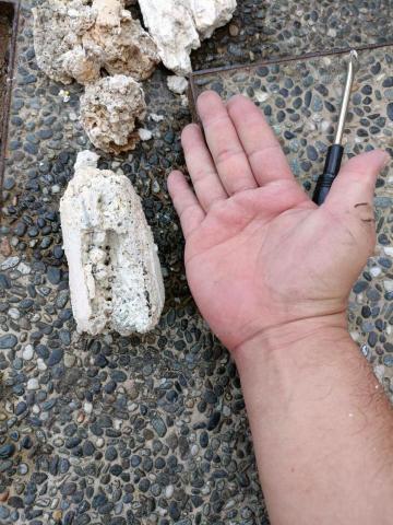 富予工程行 - 手掌般大的油垢