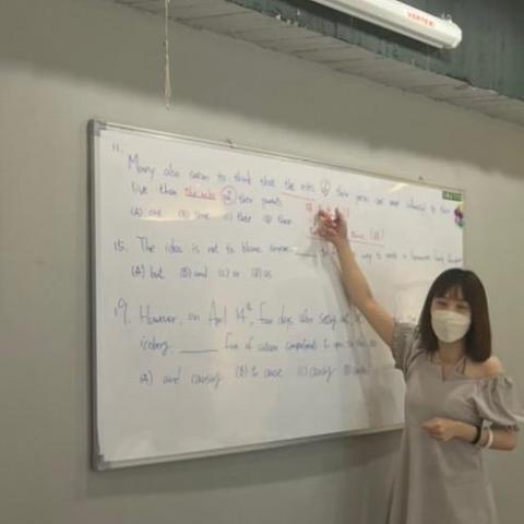 提供77服務的專家Peilin國高中客製化英文家教