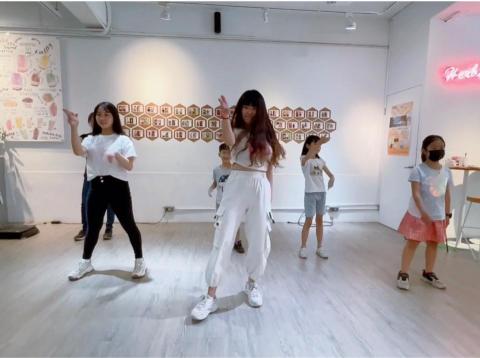 小豚舞蹈工作室 -  小豚舞蹈工作室 -