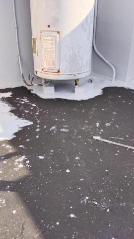 奇佳油漆防水工程 - 屏東中正路頂樓防水施工中